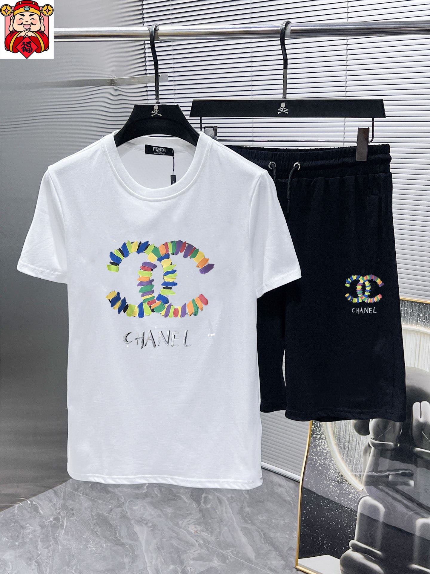 Chanel 品牌【CHANEL香奈儿】 2025新款男士短袖短裤套装 销售 市面高端版本 手感细腻柔软 让你穿着更加舒适 立体裁剪版型超赞 尺码:M-5XL下单请报身高体重