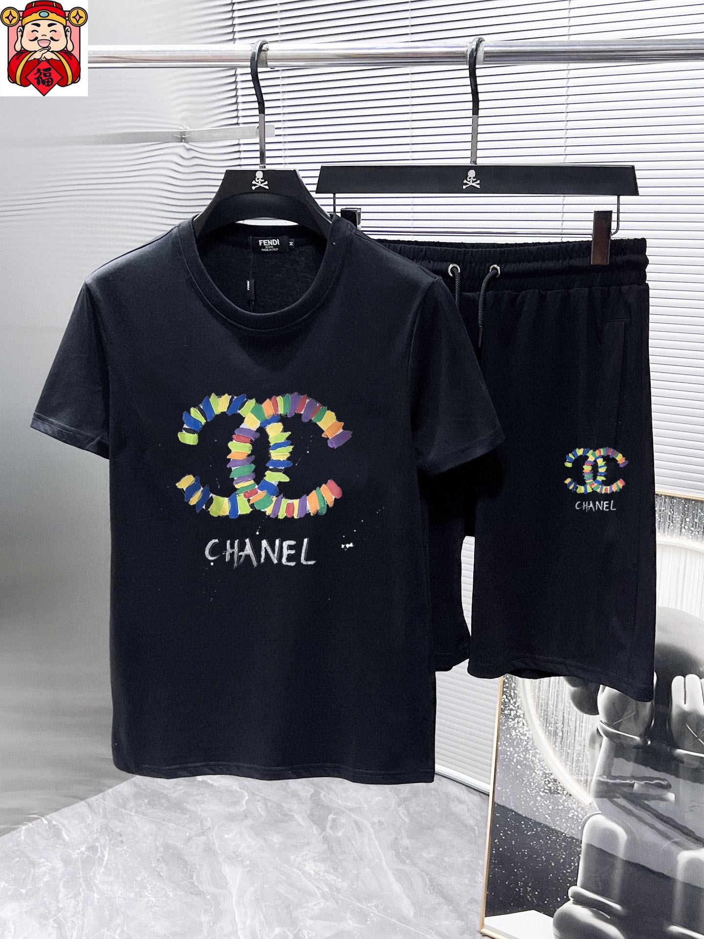 Chanel 品牌【CHANEL香奈儿】 2025新款男士短袖短裤套装 销售 市面高端版本 手感细腻柔软 让你穿着更加舒适 立体裁剪版型超赞 尺码:M-5XL下单请报身高体重