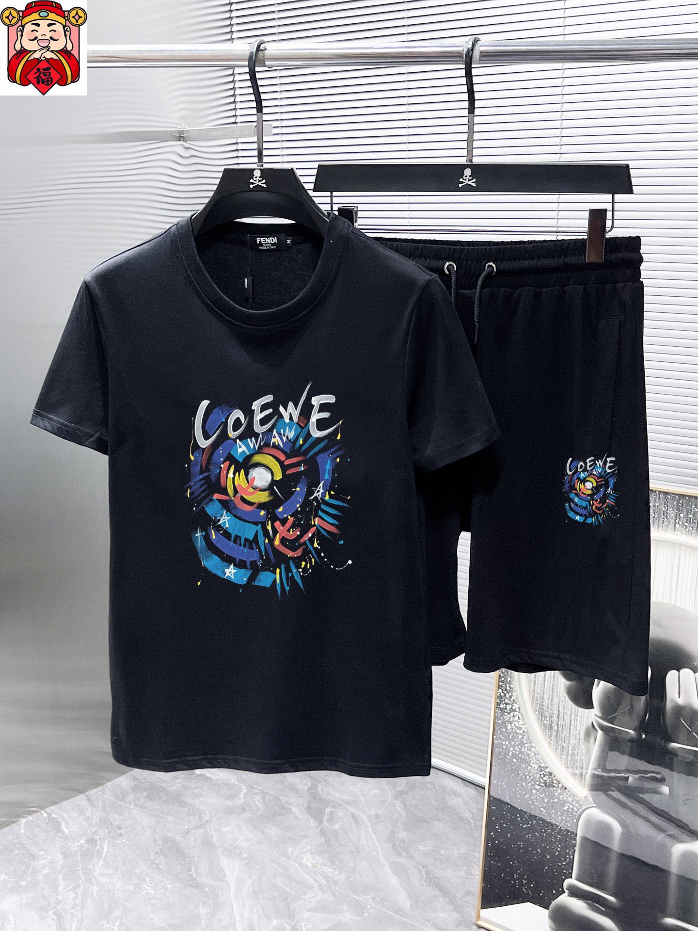 Loewe 品牌【LOEWE罗意威】 2025新款男士短袖短裤套装 销售 市面高端版本 手感细腻柔软 让你穿着更加舒适 立体裁剪版型超赞 尺码:M-5XL下单请报身高体重