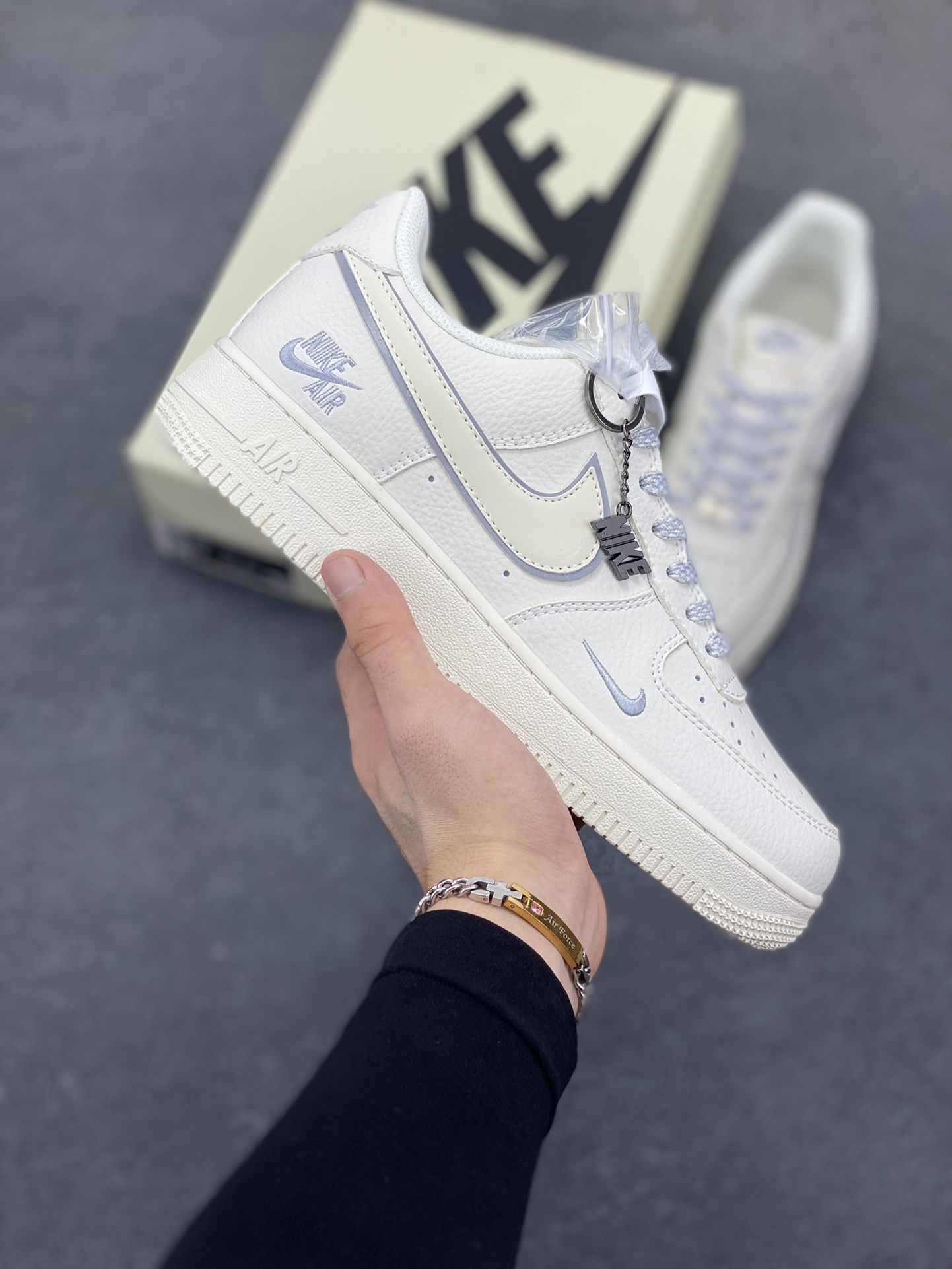 NIke Air Force 1 \’07 Low “NIKE联名——米灰边”空军一号 低帮 运动鞋 休闲鞋 折边针车 工艺难度大 原楦头原纸板 原装鞋盒 定制五金配件 内置全掌气垫 原厂鞋底 货号:CS5288-033 尺码:36 36.5 37.5 38 38.5 39 40 40.5 41 42 42.5 43 44 44.5 45-选品中心