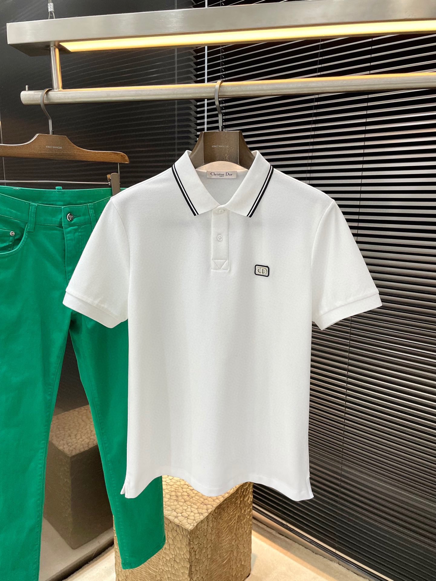 NO:510567,P Dior- (Dior) has the latest POLO short-sleeved spring and summer 2025, using the latest mulberry silk fabric, which is resistant to washing and not easy to fade, has a soft feel and soft and comfortable composition. Classic design style, special customization, simple cutting and splicing, reflecting the extraordinary craftsmanship of workers, full of high-end and fashionable feeling!  The style is quite good at casual and versatile. Size M-3XL, dior, dior, T-shirt, alexander wang19860909P  Dior-（迪奥）2025年春夏最新款POLO短袖,采用最新桑蚕丝面料,耐水洗不易掉色,手感柔软、成分柔软舒适 经典设计风格 特殊定制 简单的裁剪方式拼接,体现出工人不凡的工艺,高端时尚感十足！版型相当赞休闲百搭款.尺码 M-3XL,,dior,dior,T-shirt,alexander wang,Men's clothing