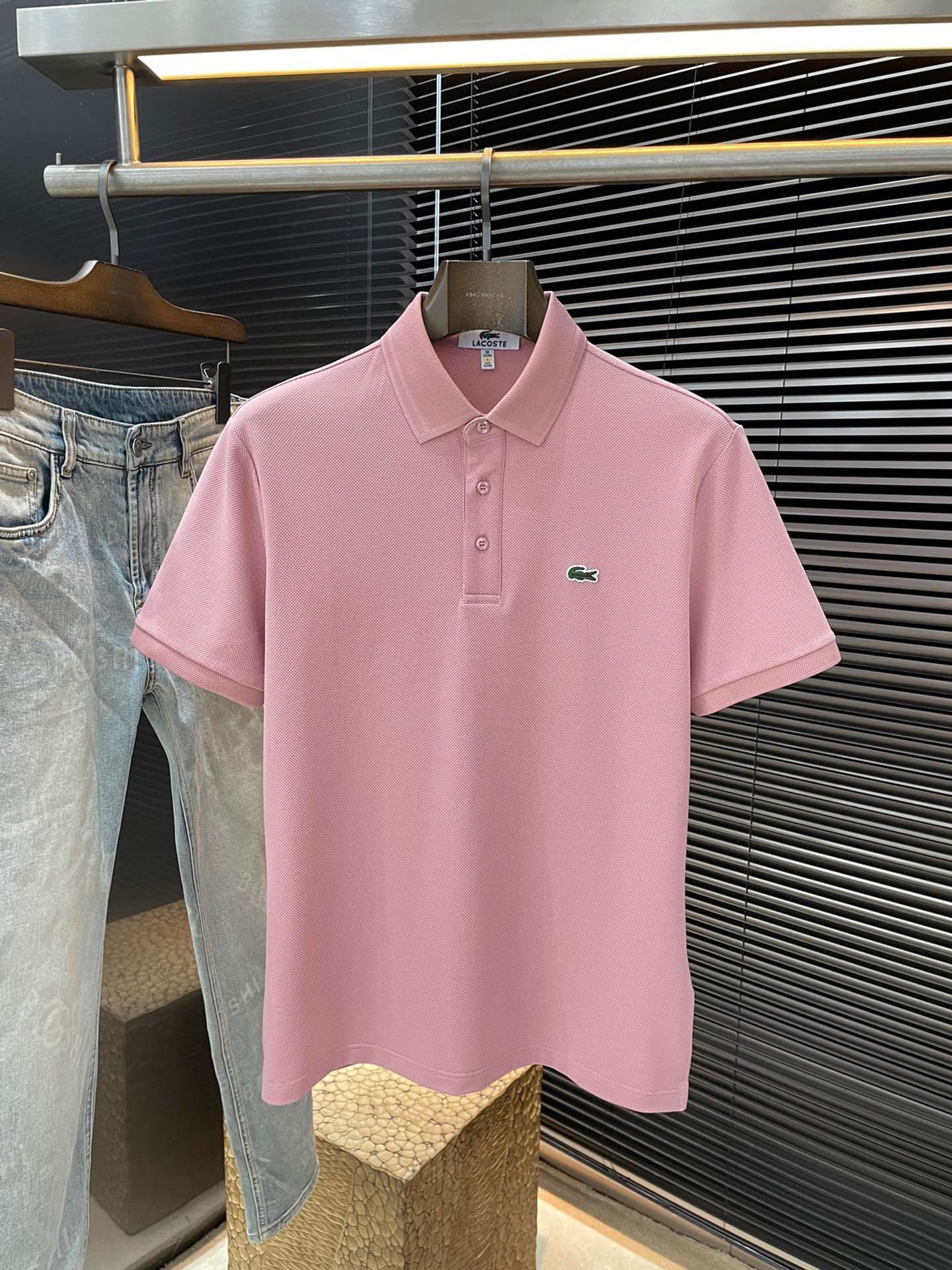 NO:510572,P LACOSTE (Crocodile) has the latest POLO short-sleeved sleeves in spring and summer 2025, using the latest polyester fiber fabric. It has soft touch and soft and comfortable composition. Classic design style. Special customization. Simple cutting and splicing reflects the extraordinary craftsmanship of workers and is full of high-end and fashionable feeling!  The style is quite good and casual and versatile. Size M-3XL, T-shirt, alexander wang19860909P  LACOSTE（鳄鱼）2025春夏最新款POLO短袖,采用最新聚脂纤维面料 手感柔软、成分柔软舒适 经典设计风格 特殊定制 简单的裁剪方式拼接,体现出工人不凡的工艺,高端时尚感十足！版型相当赞休闲百搭款.尺码 M-3XL,,T-shirt,alexander wang,Men's clothing