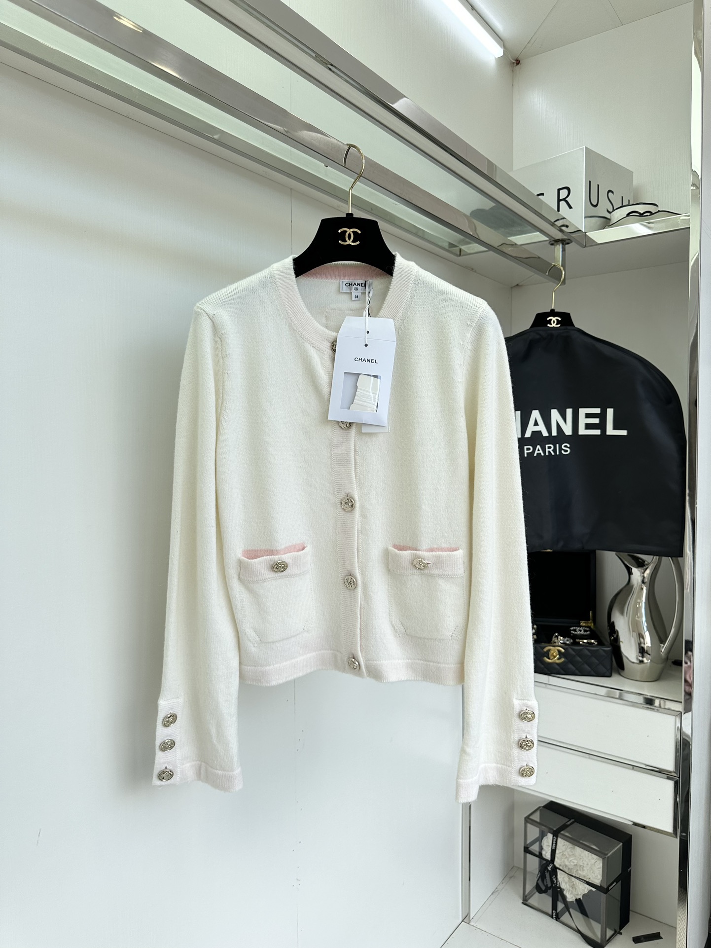 Chanel-Style Knit Cardigan: Elegant Women's Round Neck Sweater with Color Contrast Trim 7 i1753835963 374 6