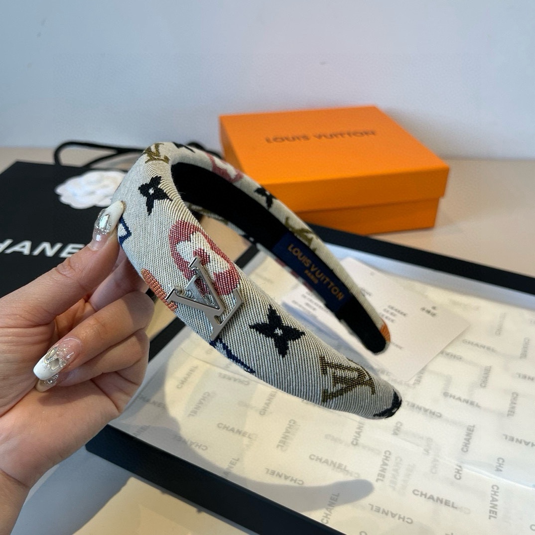 🆕

Lv路易威登新款老花发箍