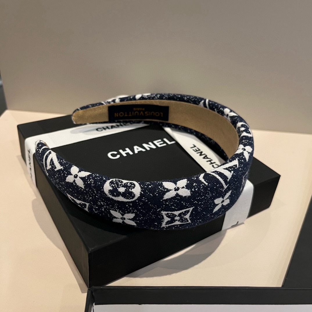 🆕

Lv路易威登新款发箍
