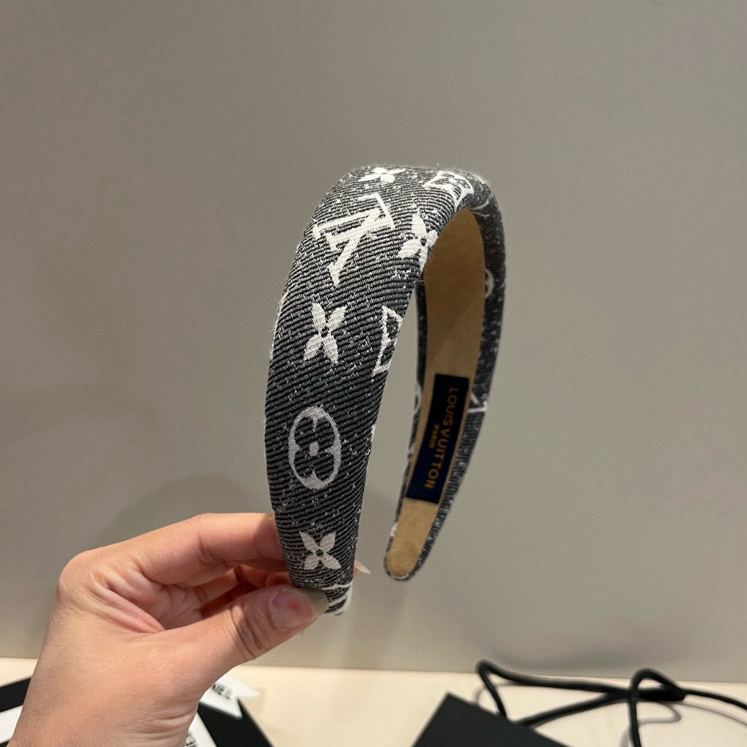 🆕

Lv路易威登新款发箍