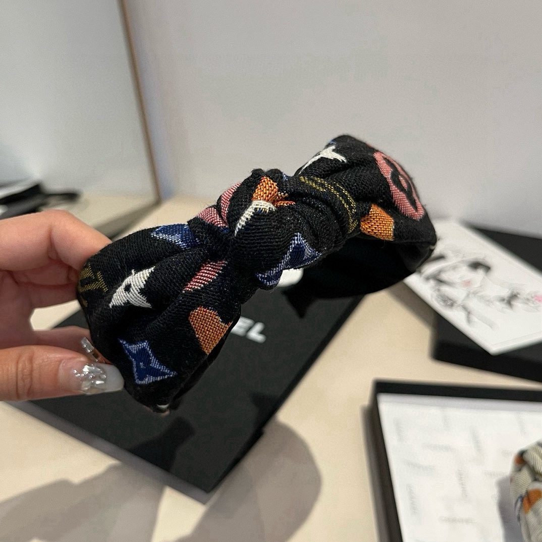 🆕

Lv新款发箍，七彩老花