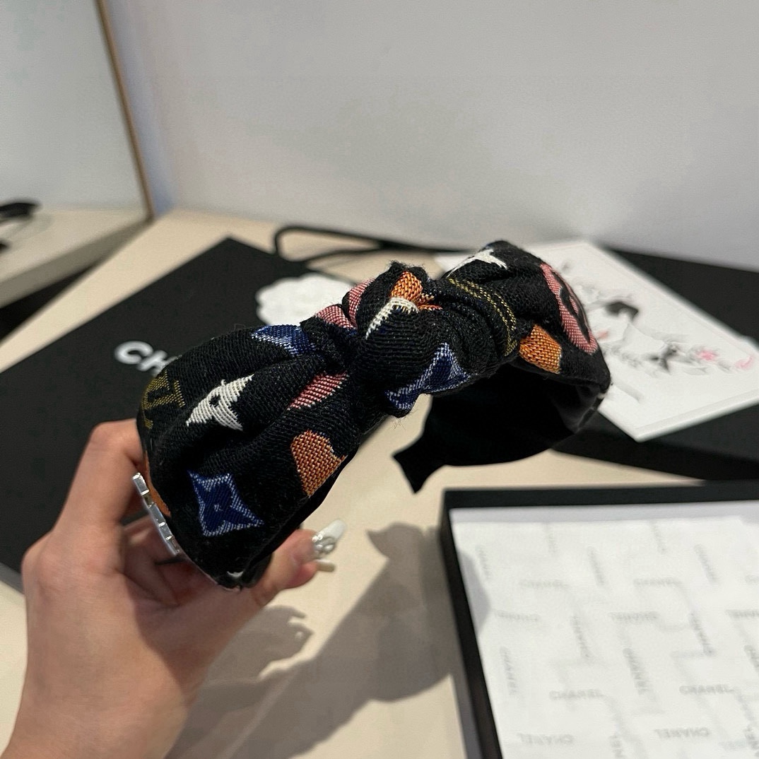 🆕

Lv新款发箍，七彩老花