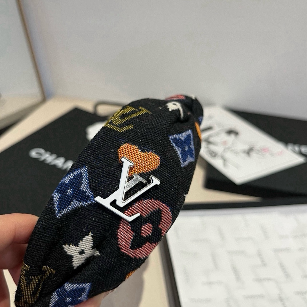 🆕

Lv新款发箍，七彩老花