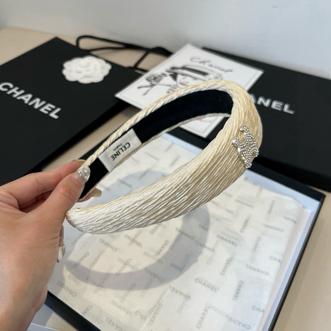🆕

Celine赛琳新款发箍