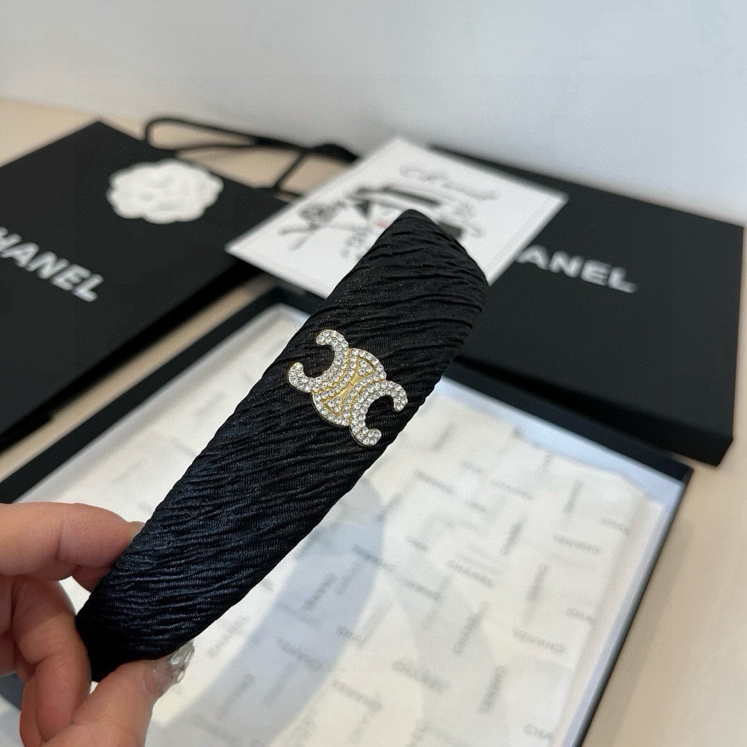 🆕

Celine赛琳新款发箍