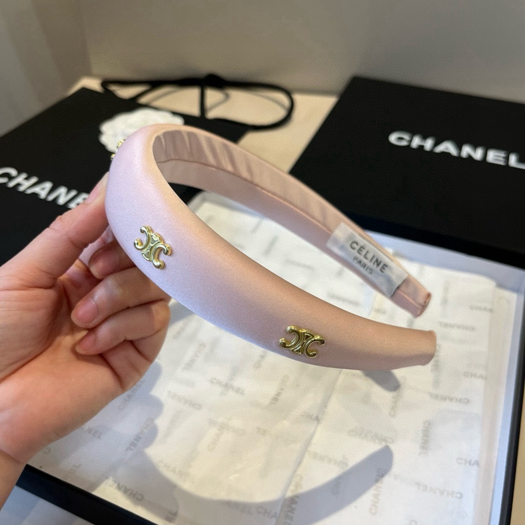 🆕

Celine赛琳新款发圈