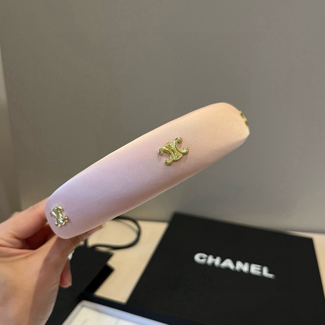🆕

Celine赛琳新款发圈