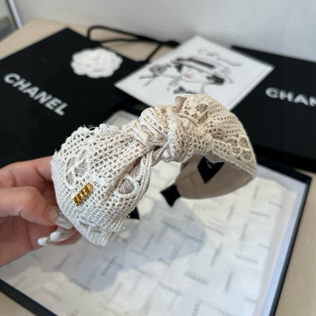 🆕

Gucci古奇新款蕾丝发箍