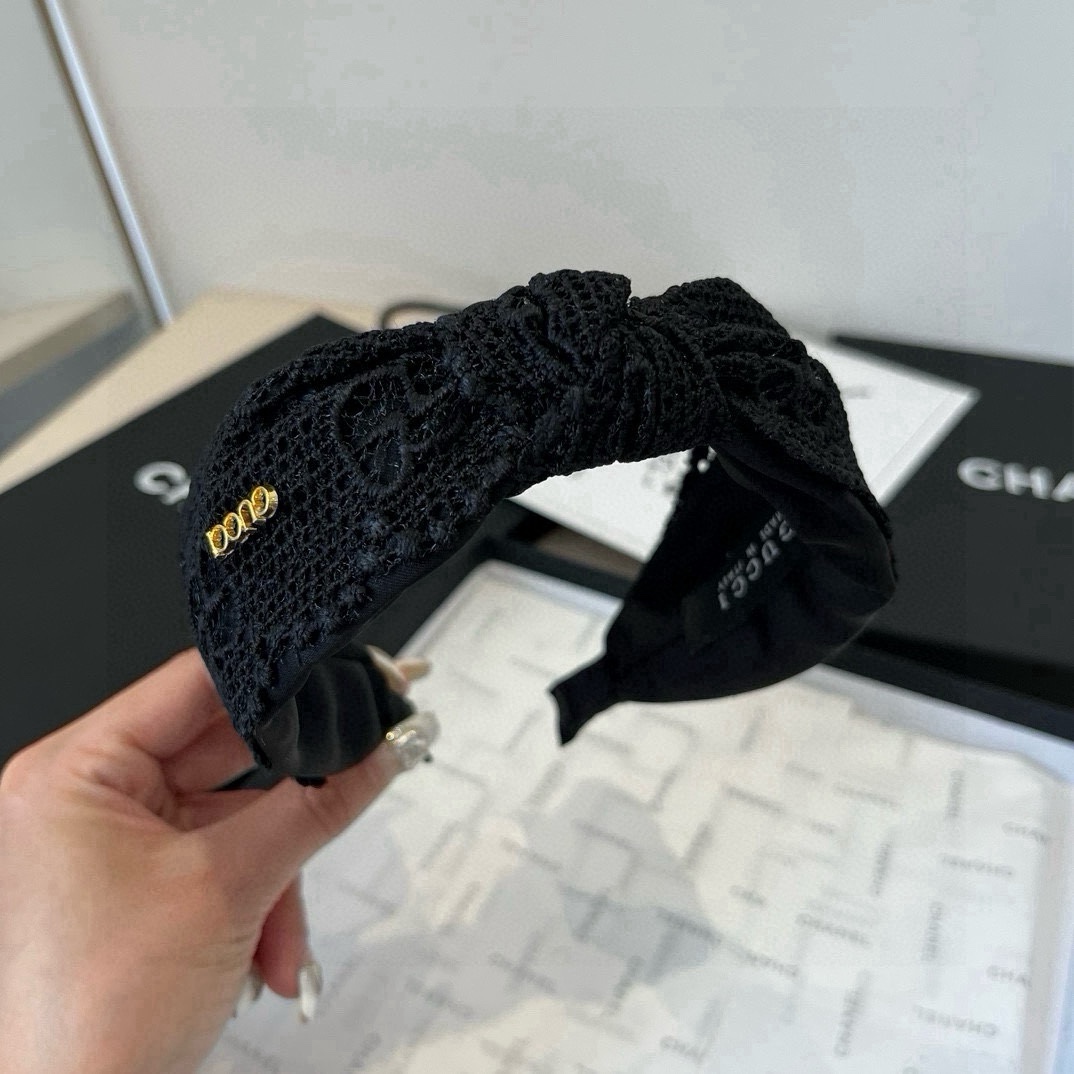 🆕

Gucci古奇新款蕾丝发箍