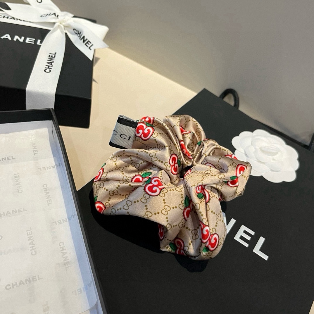 🆕

Gucci古奇新款蕾丝发箍