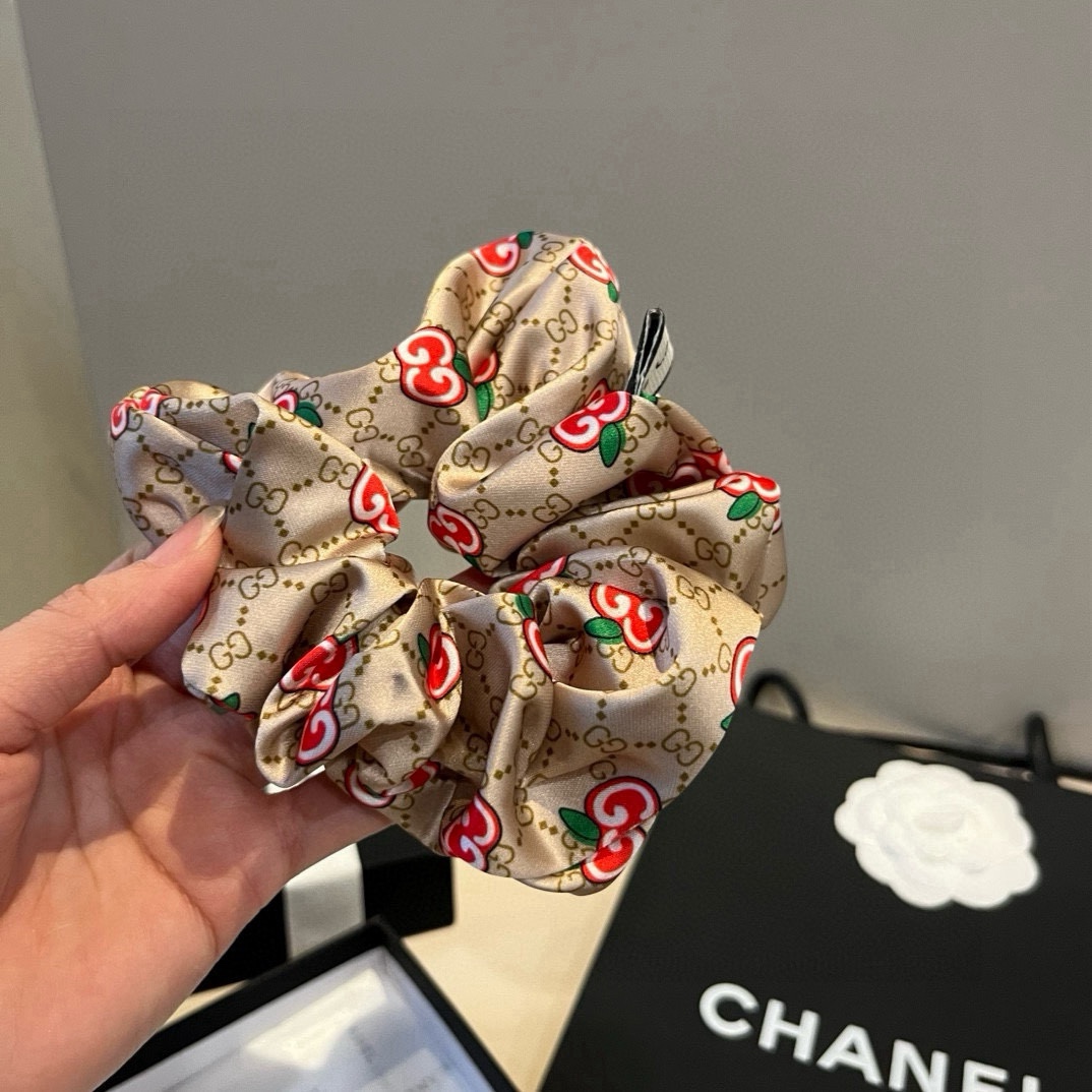 🆕

Gucci古奇新款蕾丝发箍