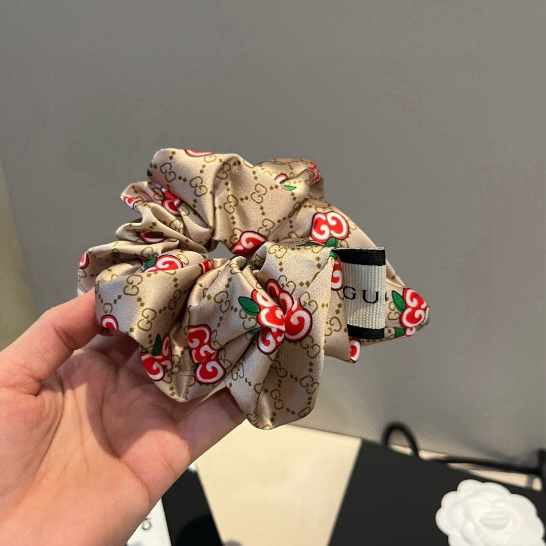 🆕

Gucci古奇新款蕾丝发箍