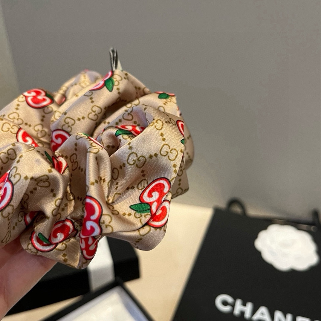 🆕

Gucci古奇新款蕾丝发箍