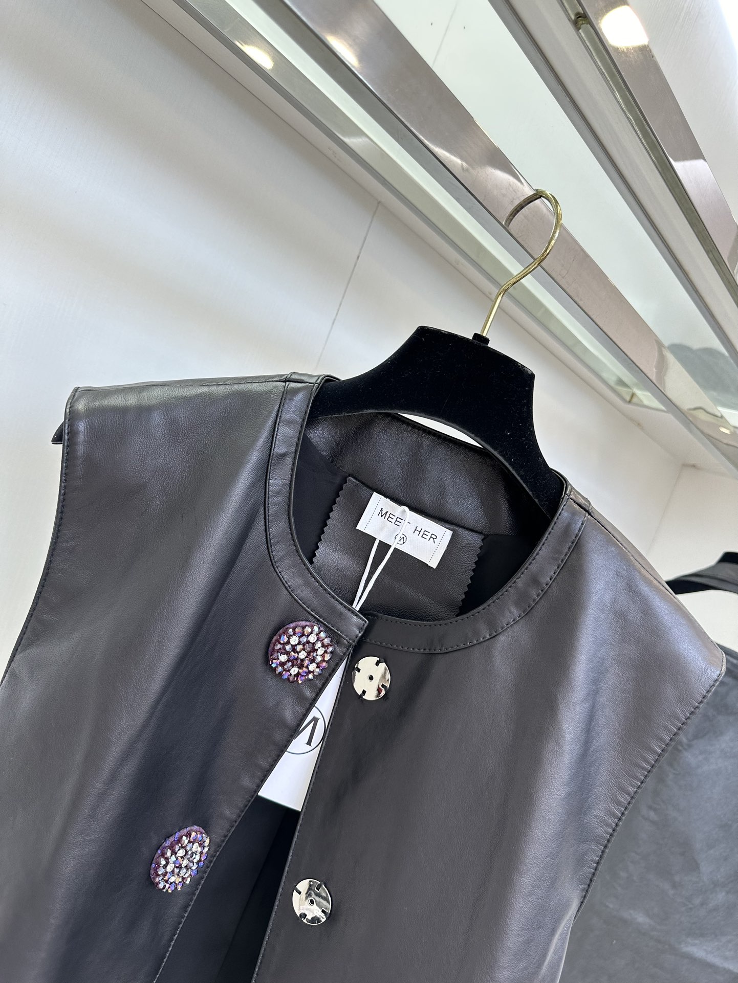 Exclusive Limited Edition Pima Leather Vest - Luxurious & Versatile Style 6 i1753860525 5907 4