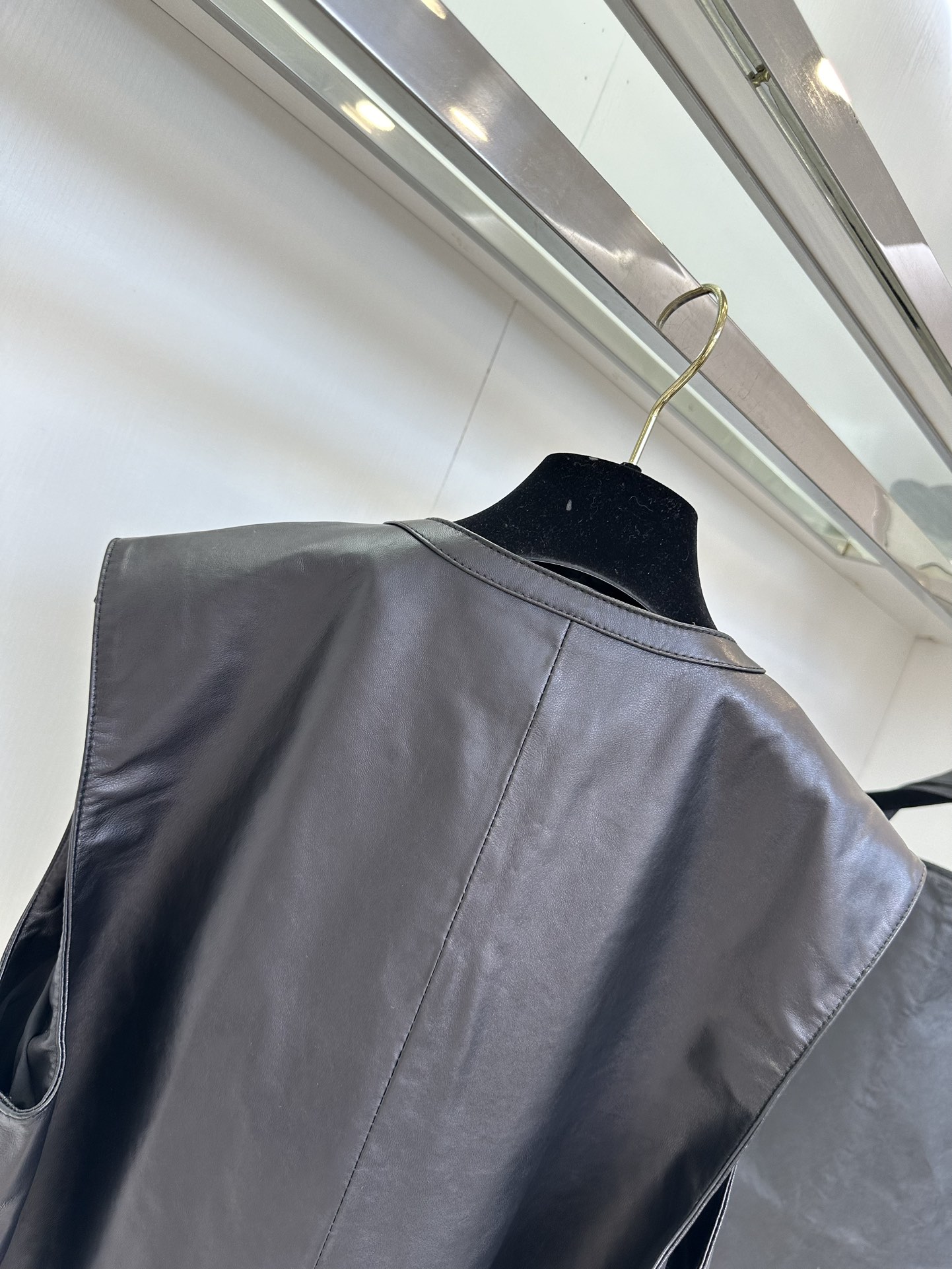 Exclusive Limited Edition Pima Leather Vest - Luxurious & Versatile Style 9 i1753860525 7212 7