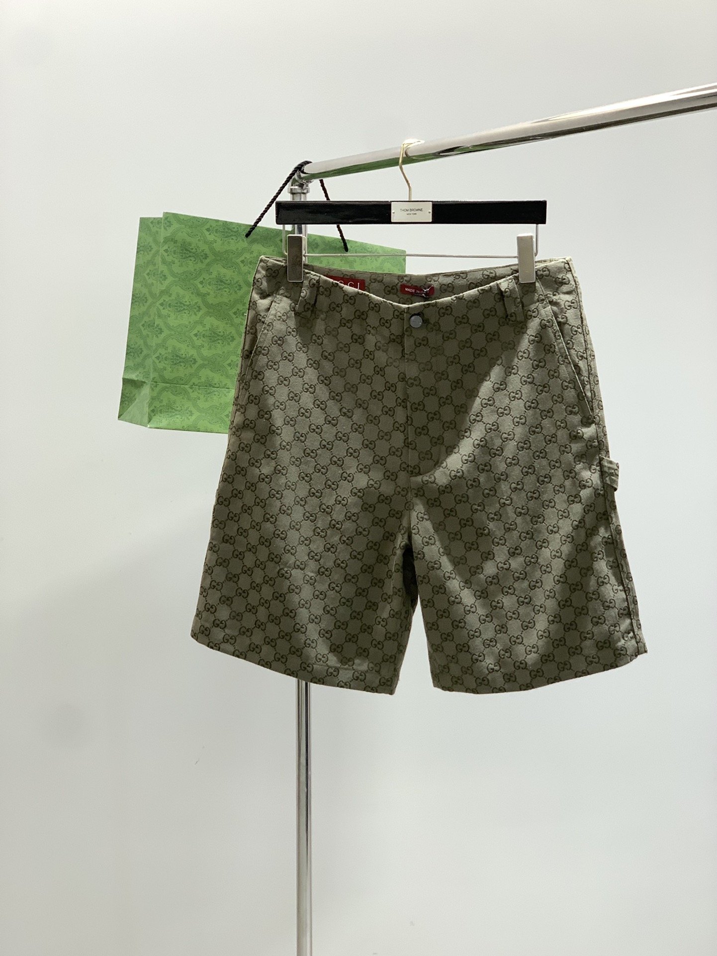 Autumn 2025 Fashion: Gucci Shorts and Clothes with Special Features in S-XL Sizes - 图片 1