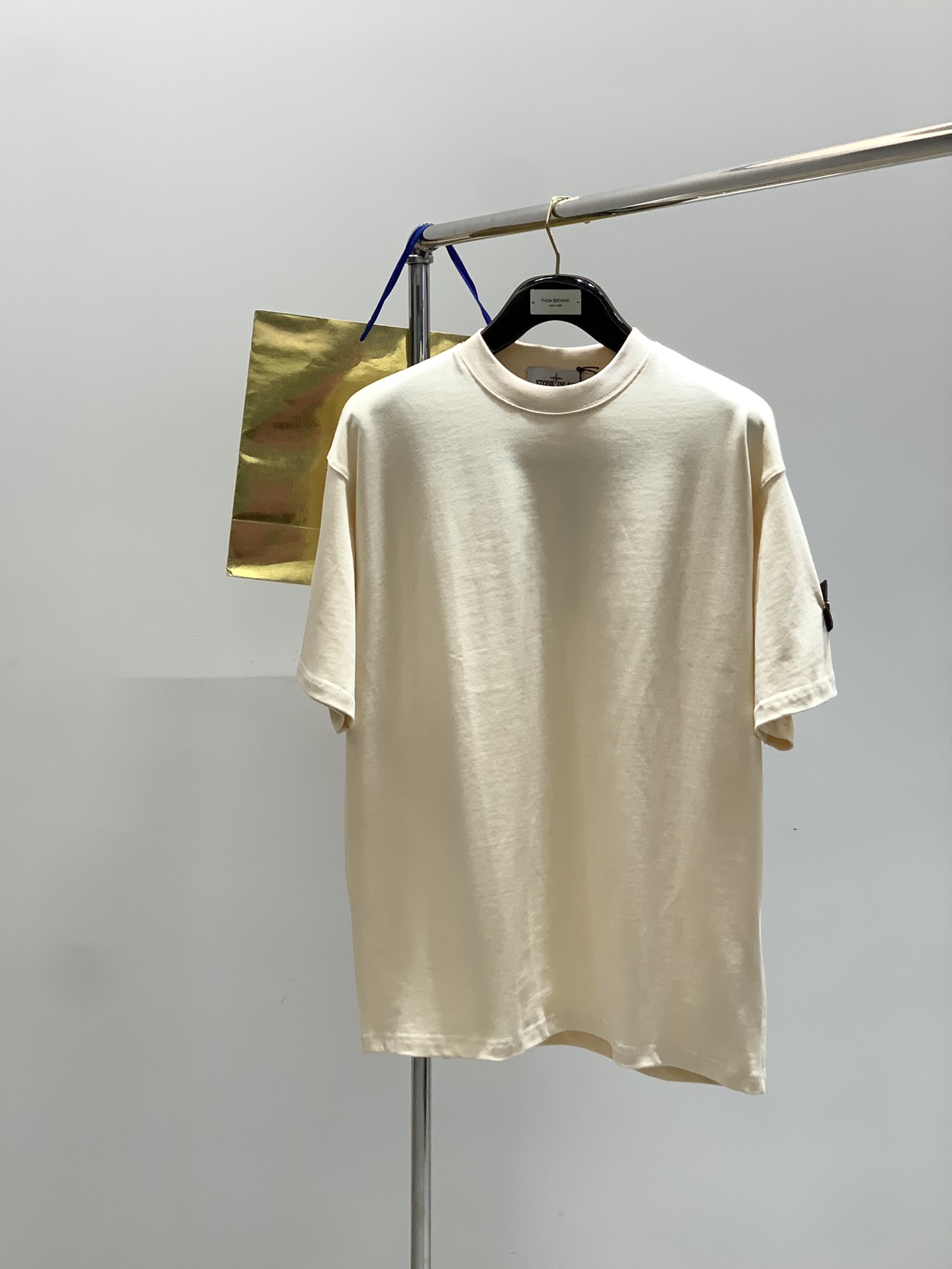 “Rock Island Loose Pure Cotton Shorts with Brass Details in Various Sizes” - 图片 5