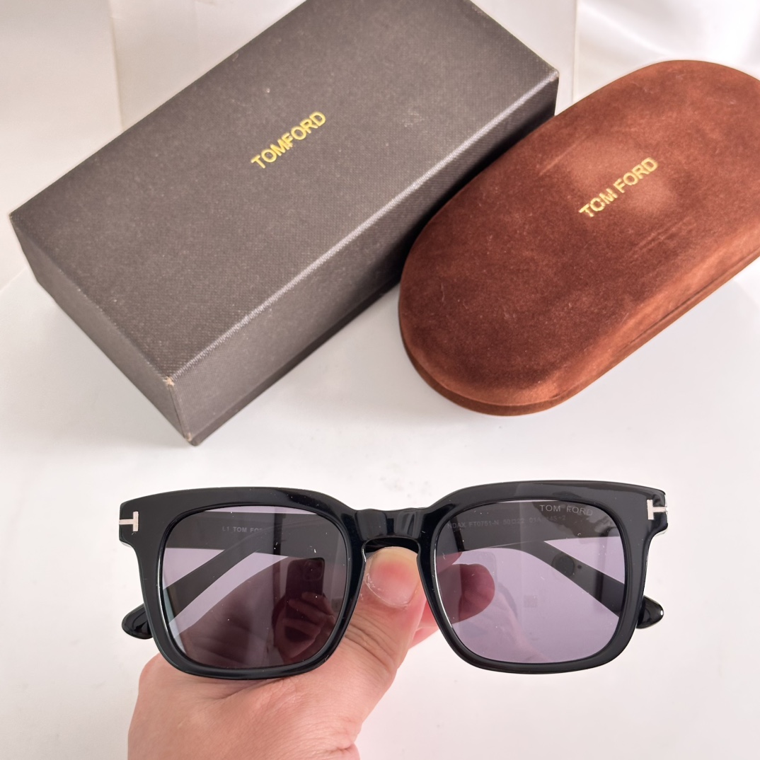 Tom Ford FT0751 Black Frame Sunglasses - Fashion-Forward Style