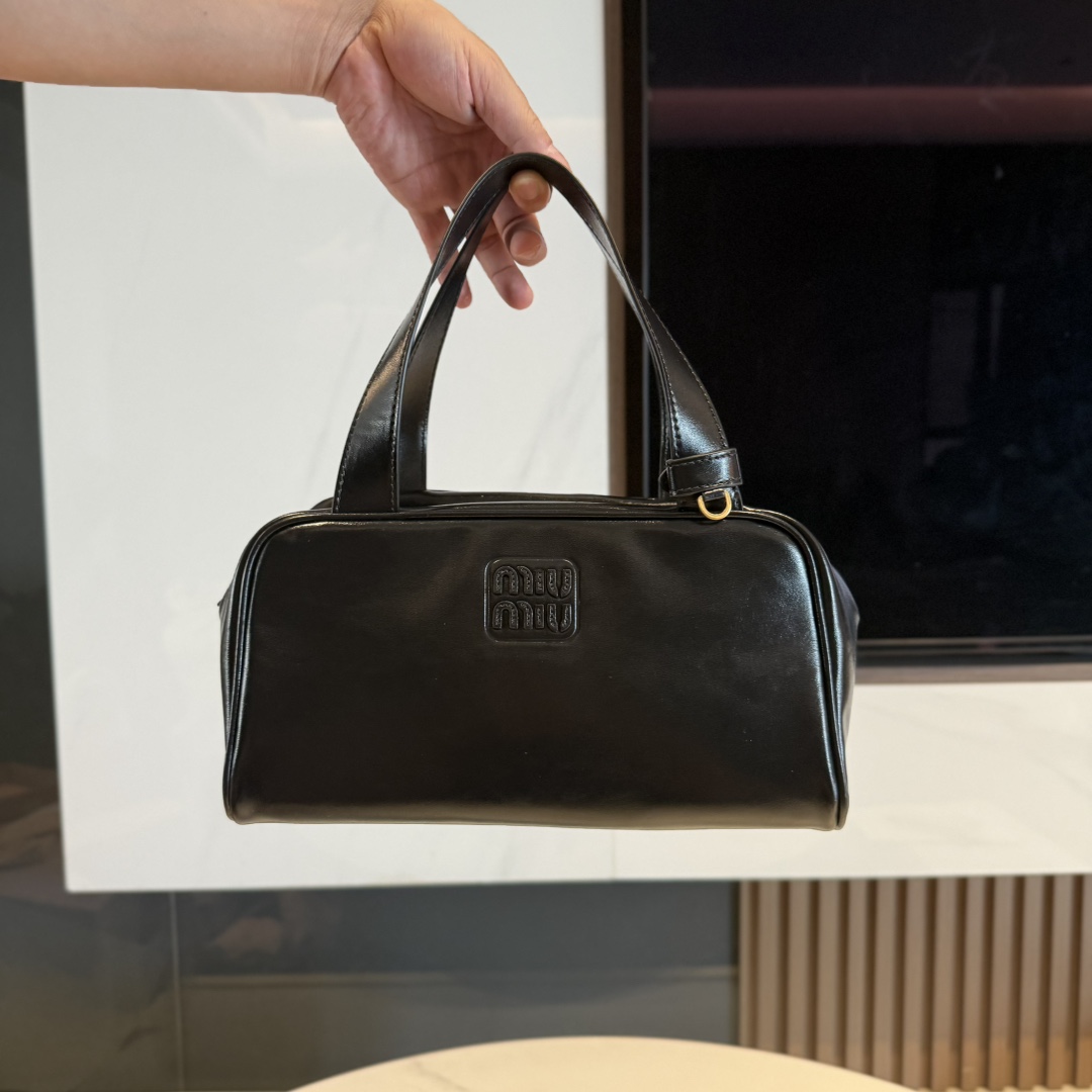 P750 original Mi* 25 autumn/winter new style compact and multifunctional made of new calfskin material soft and high-gr…