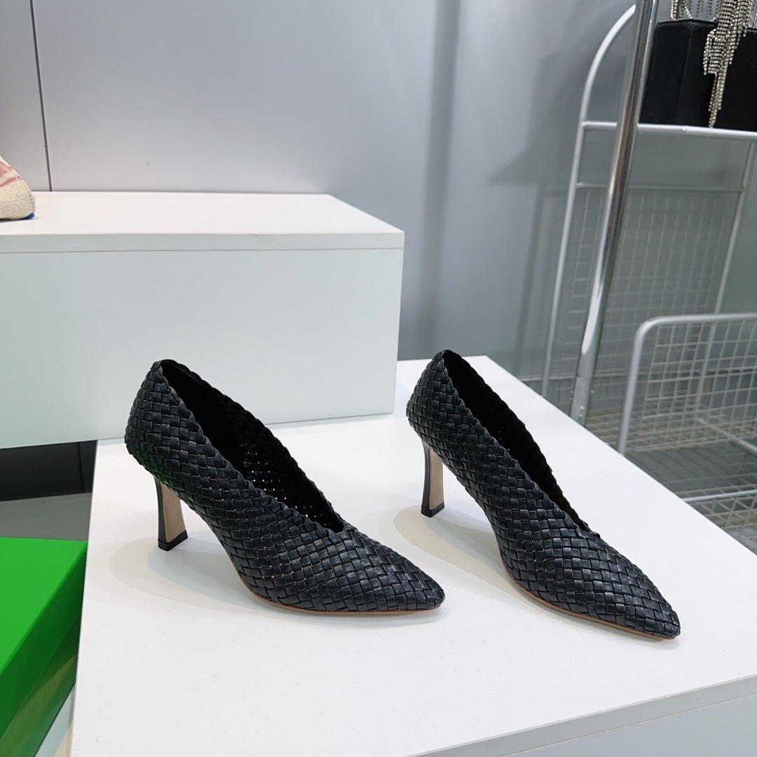 Bottega Veneta’s High Quality Spring/Summer 2025 Shoes: Hand-Woven Leather, Italian Craftsmanship - 图片 3