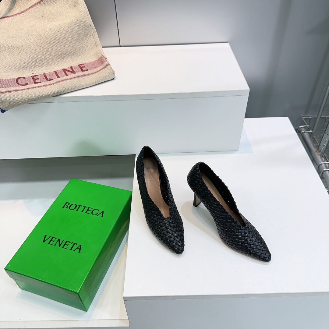 Bottega Veneta’s High Quality Spring/Summer 2025 Shoes: Hand-Woven Leather, Italian Craftsmanship - 图片 2