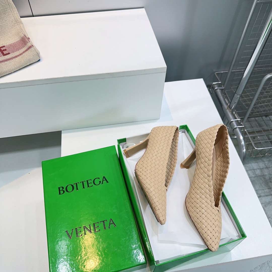 Bottega Veneta’s High-Quality Leather Sandals for 2025 Spring and Summer - 图片 7