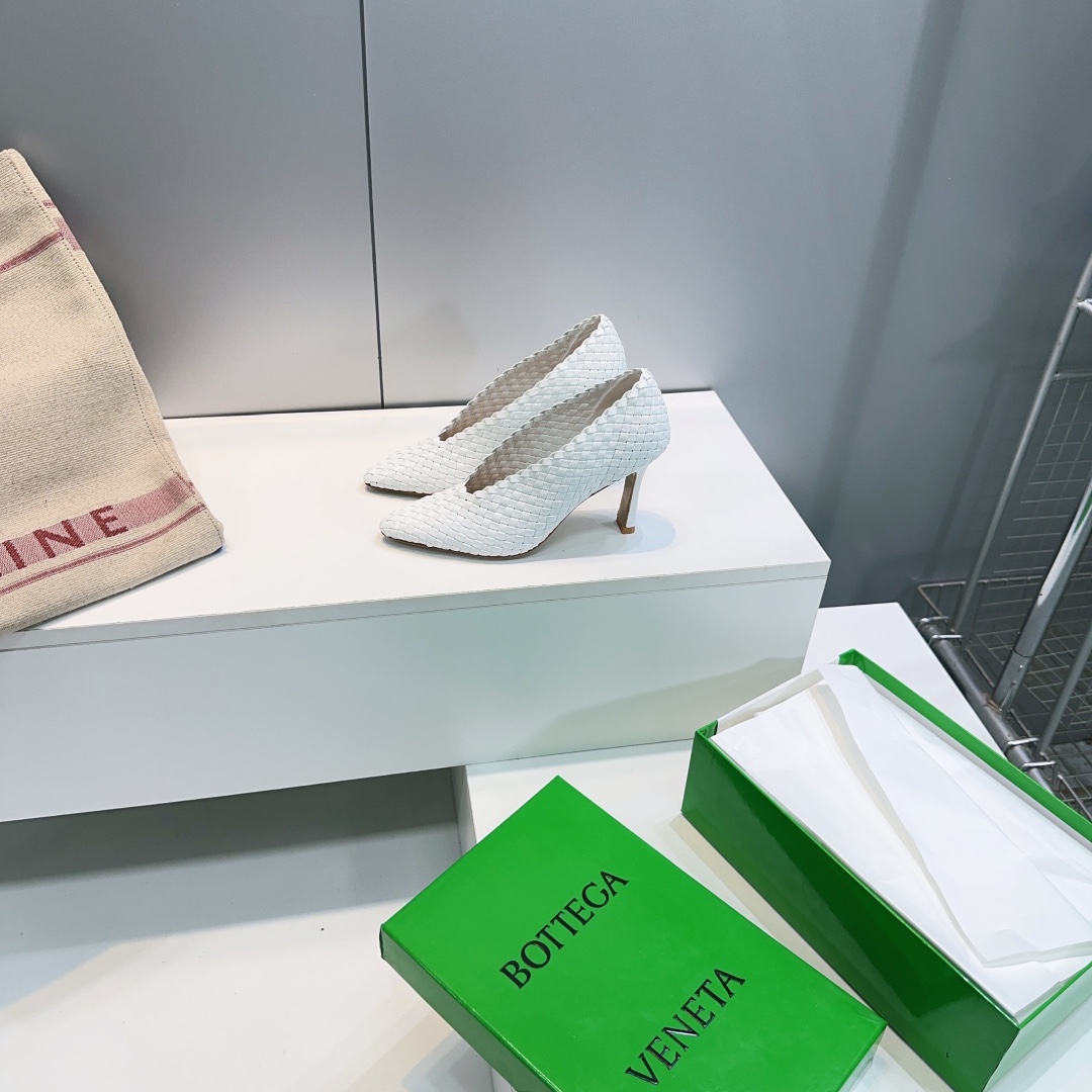 Bottega Veneta’s High-Quality Spring/Summer 2025 Shoes: Hand-Woven Leather with Italian Craftsmanship - 图片 1
