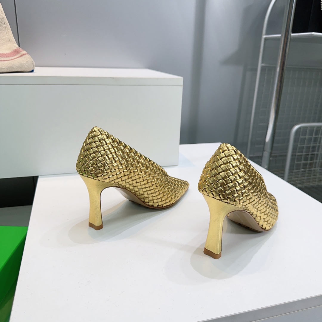 Bottega Veneta’s High Quality Hand-Woven Leather Sandals for 2025 Spring and Summer - 图片 9