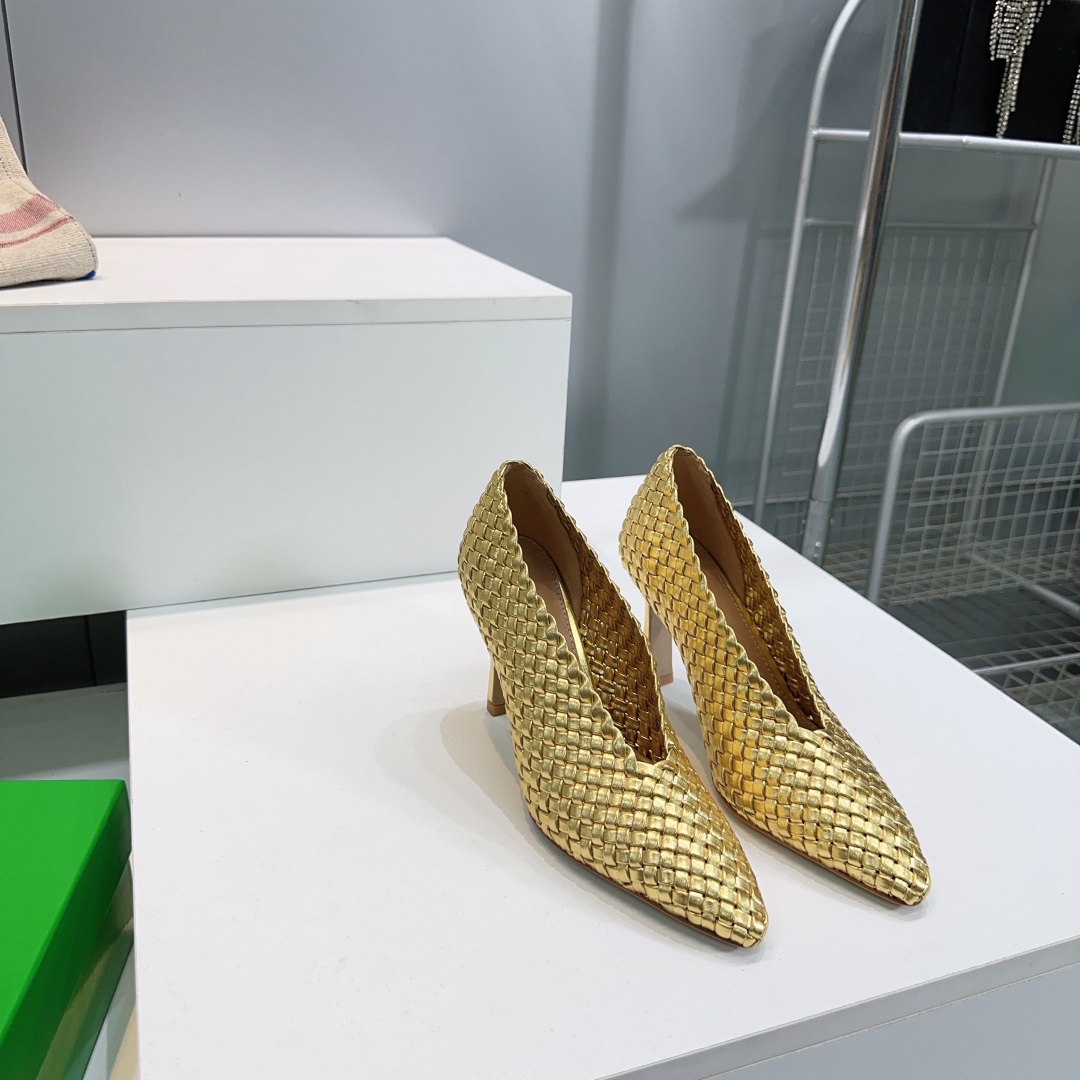 Bottega Veneta’s High Quality Hand-Woven Leather Sandals for 2025 Spring and Summer - 图片 6