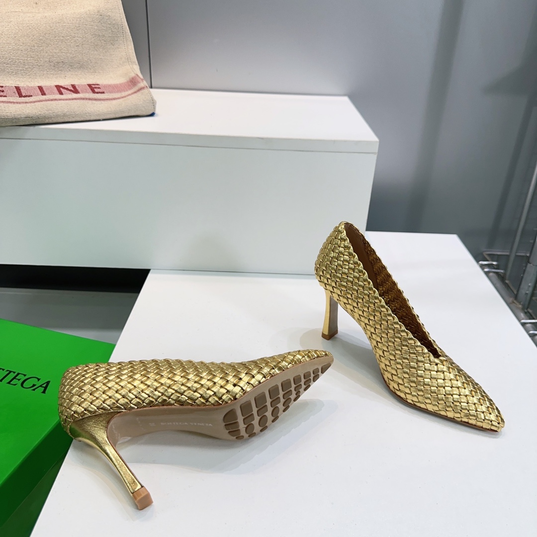 Bottega Veneta’s High Quality Hand-Woven Leather Sandals for 2025 Spring and Summer - 图片 8