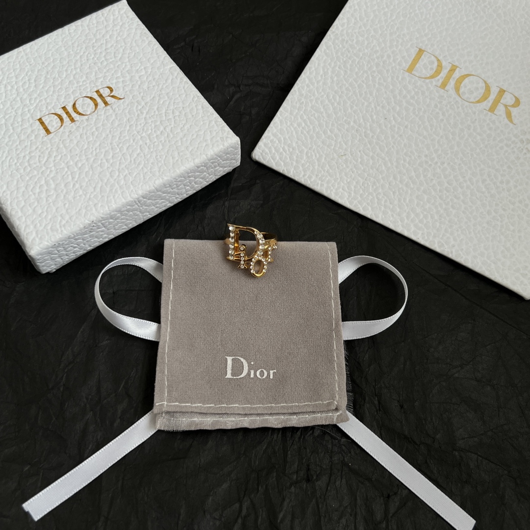 【】👑Dior 迪奥  中古 戒指 专柜一致上新 精选原版一致 黄铜材质 甜美气质高雅。