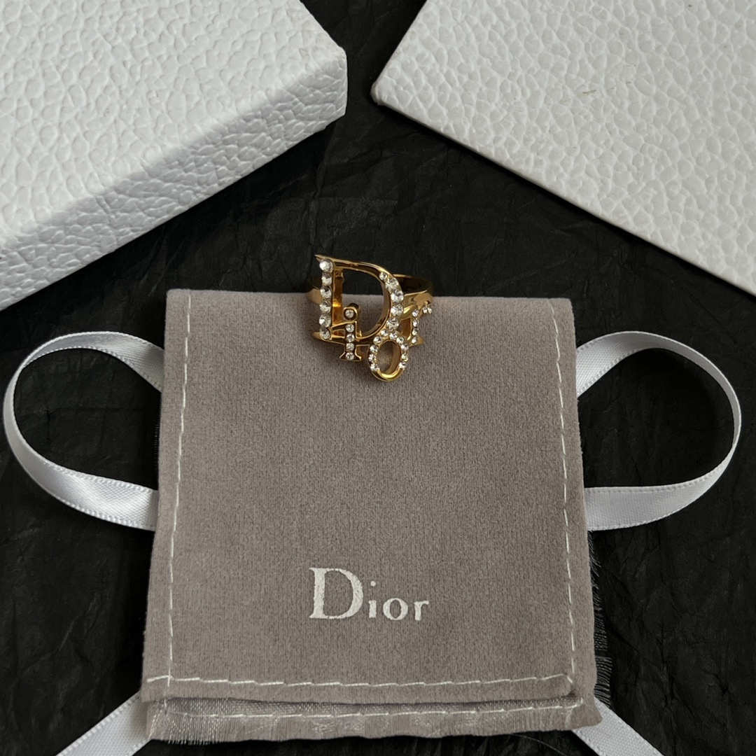 【】👑Dior 迪奥  中古 戒指 专柜一致上新 精选原版一致 黄铜材质 甜美气质高雅。