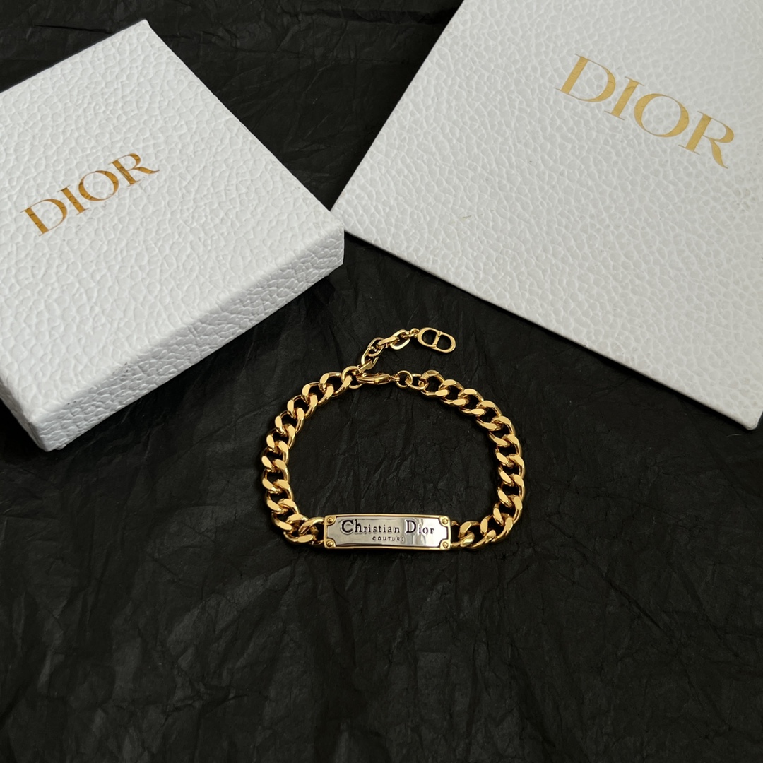 【】👑Dior 迪奥 手链 精选原版一致 黄铜材质 甜美气质高雅。
