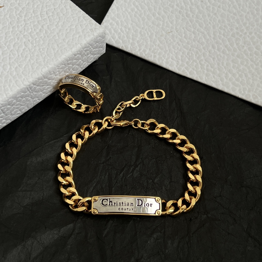【】👑Dior 迪奥 手链 精选原版一致 黄铜材质 甜美气质高雅。