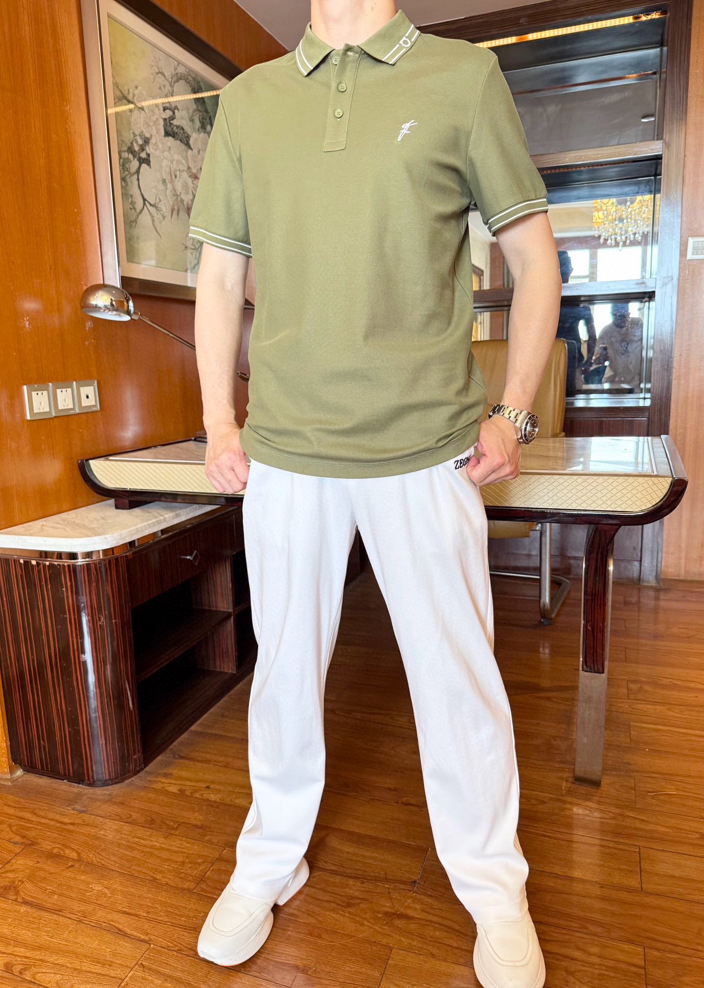 NO:483788,Ferragamo - The latest hot-selling Polo in 2025 counters is shipped, and the most popular items in London counters are sold!  Selected Italian imported bead flooring fabrics with the latest designs, the most chest brand logo embroidery shows taste, business and casual boutique. Size: 48-56 (model 173/130 wears 48 sizes, with Hong Kong Lane Crawford gift box packaging), ferragamo, alexander wang19860909菲拉格慕-2025专柜最新爆款Polo出货 伦敦专柜热销单品！精选意大利进口珠地棉面料搭配最新的设计,最胸口的品牌logo刺绣彰显品味 商务休闲精品.尺码:48-56（模特173/130穿48码,配香港连卡佛礼盒包装）,,ferragamo,alexander wang,Men's clothing