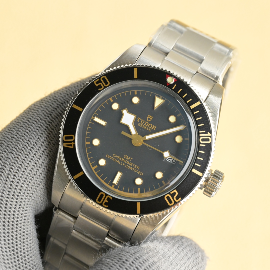 “White Gold Tudor Bay Watch: New Monochrome Design and Swiss 2824 Core Upgrade” - 图片 6