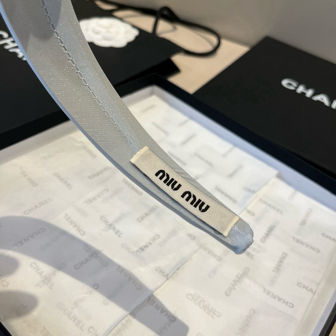 🆕

miumiu缪缪新款发箍