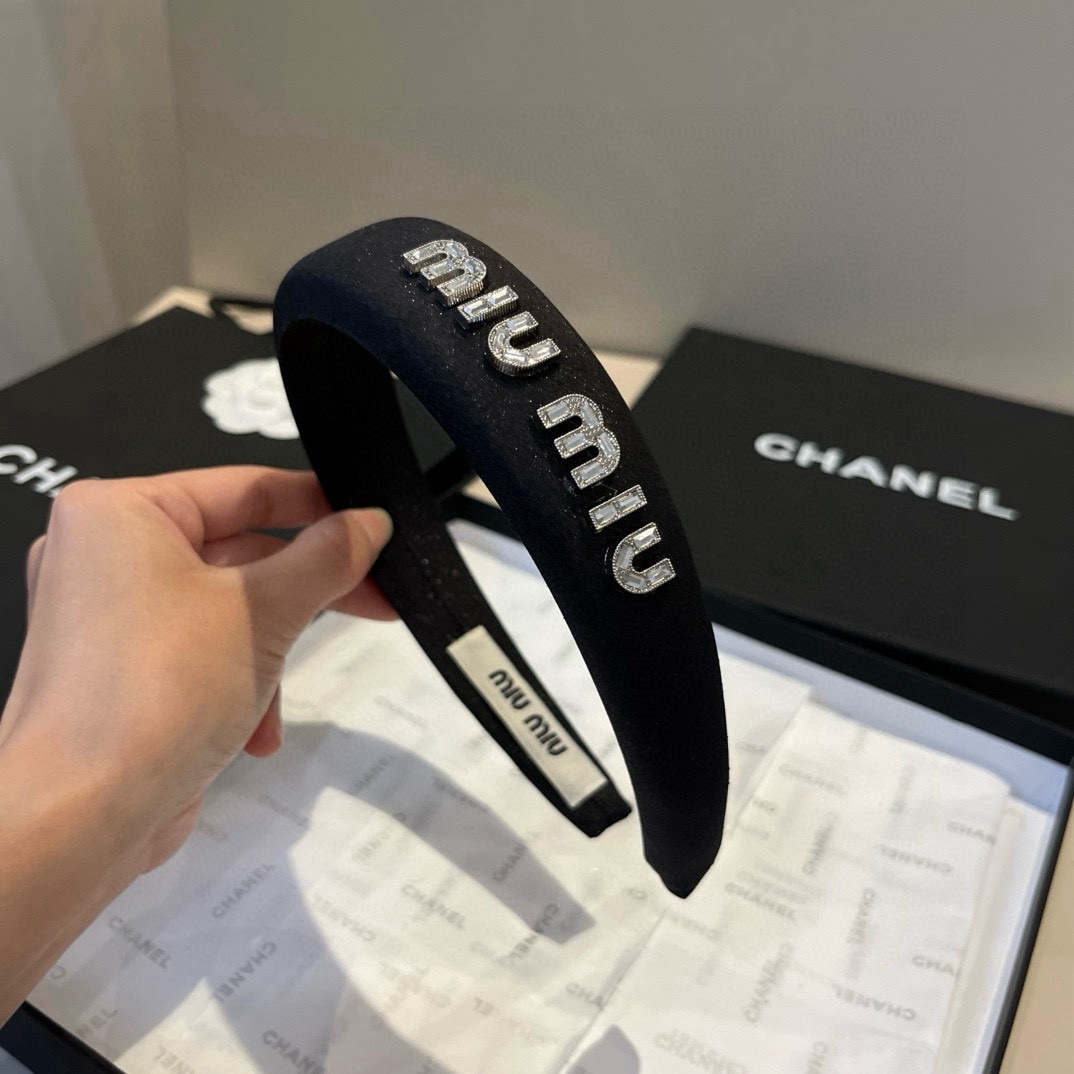 🆕

miumiu缪缪新款发箍