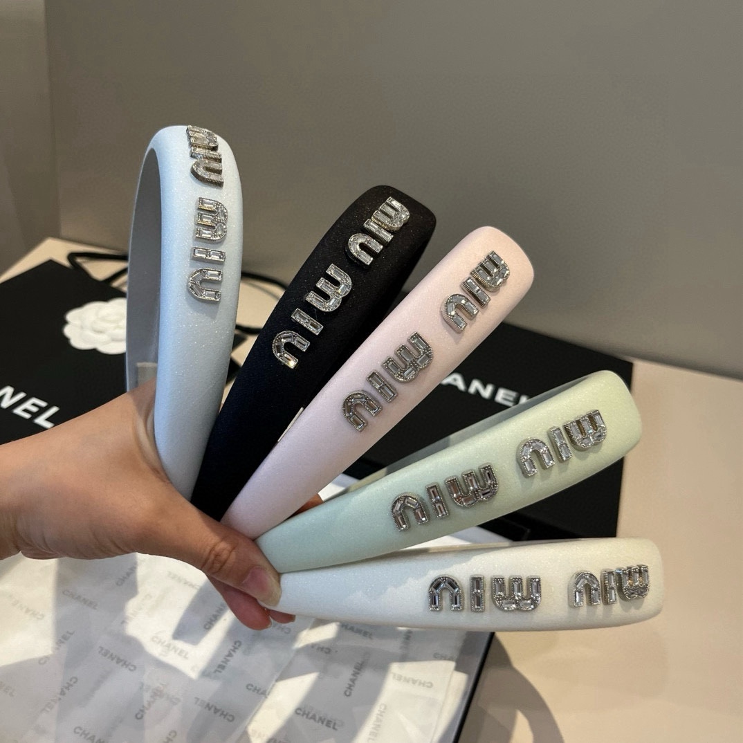 🆕

miumiu缪缪新款发箍