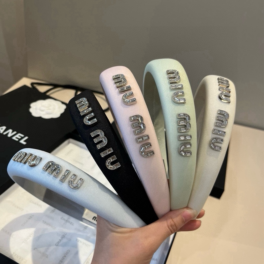 🆕

miumiu缪缪新款发箍