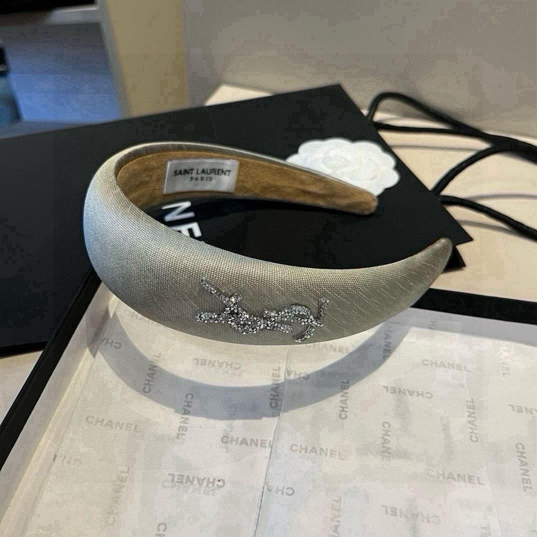 🆕

YSL圣罗兰新款发箍