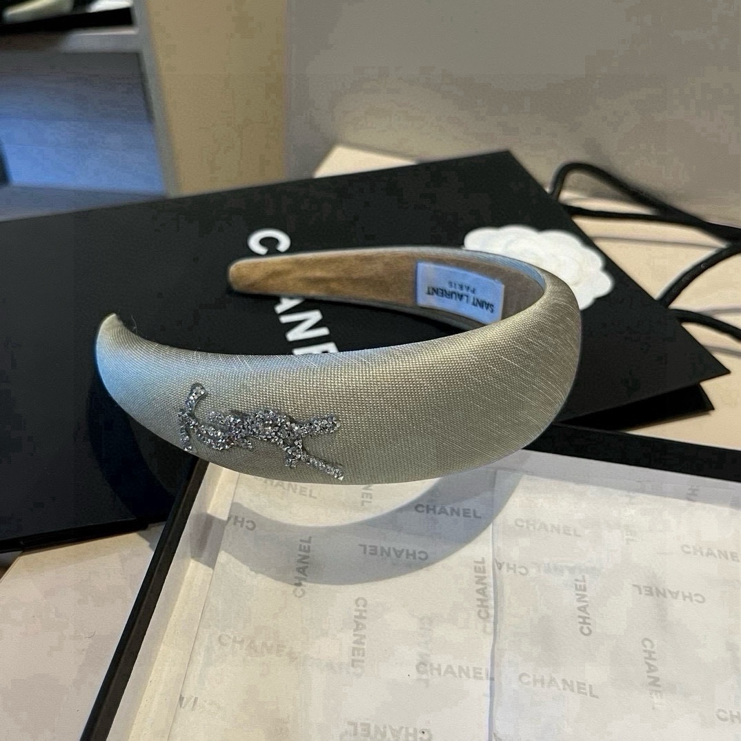 🆕

YSL圣罗兰新款发箍