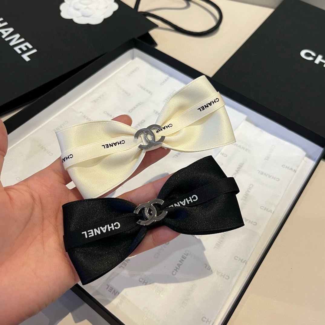 🆕（单个）

Chanel香奈儿新款发箍
