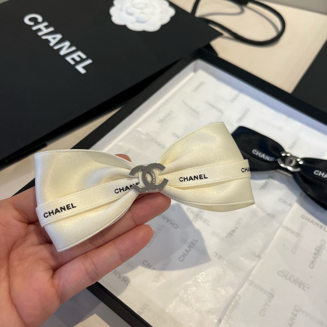 🆕（单个）

Chanel香奈儿新款发箍